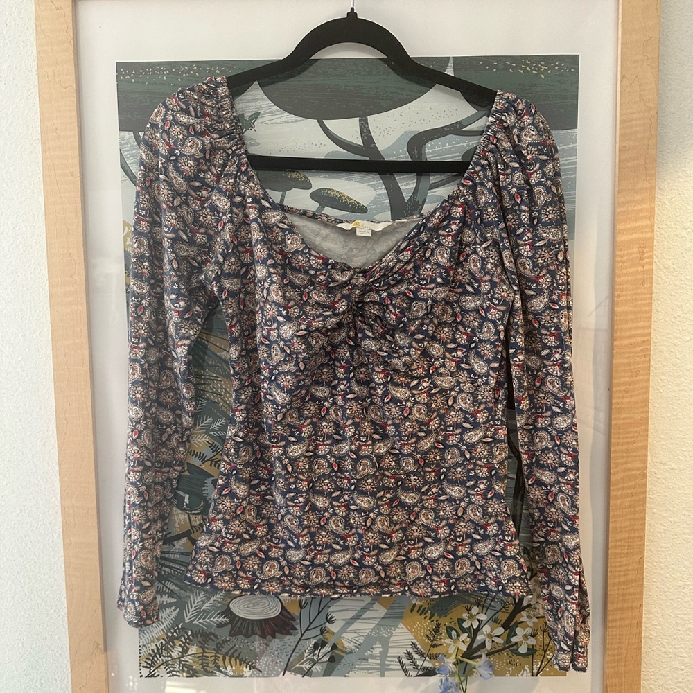 Boden sweetheart neckline top in paisley print
